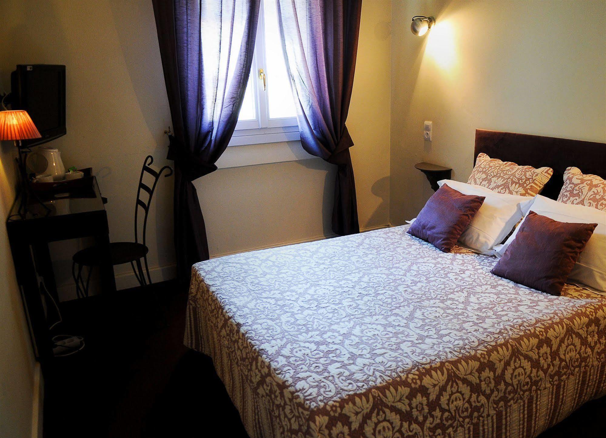 Logis Hotel Orly Alès Екстериор снимка