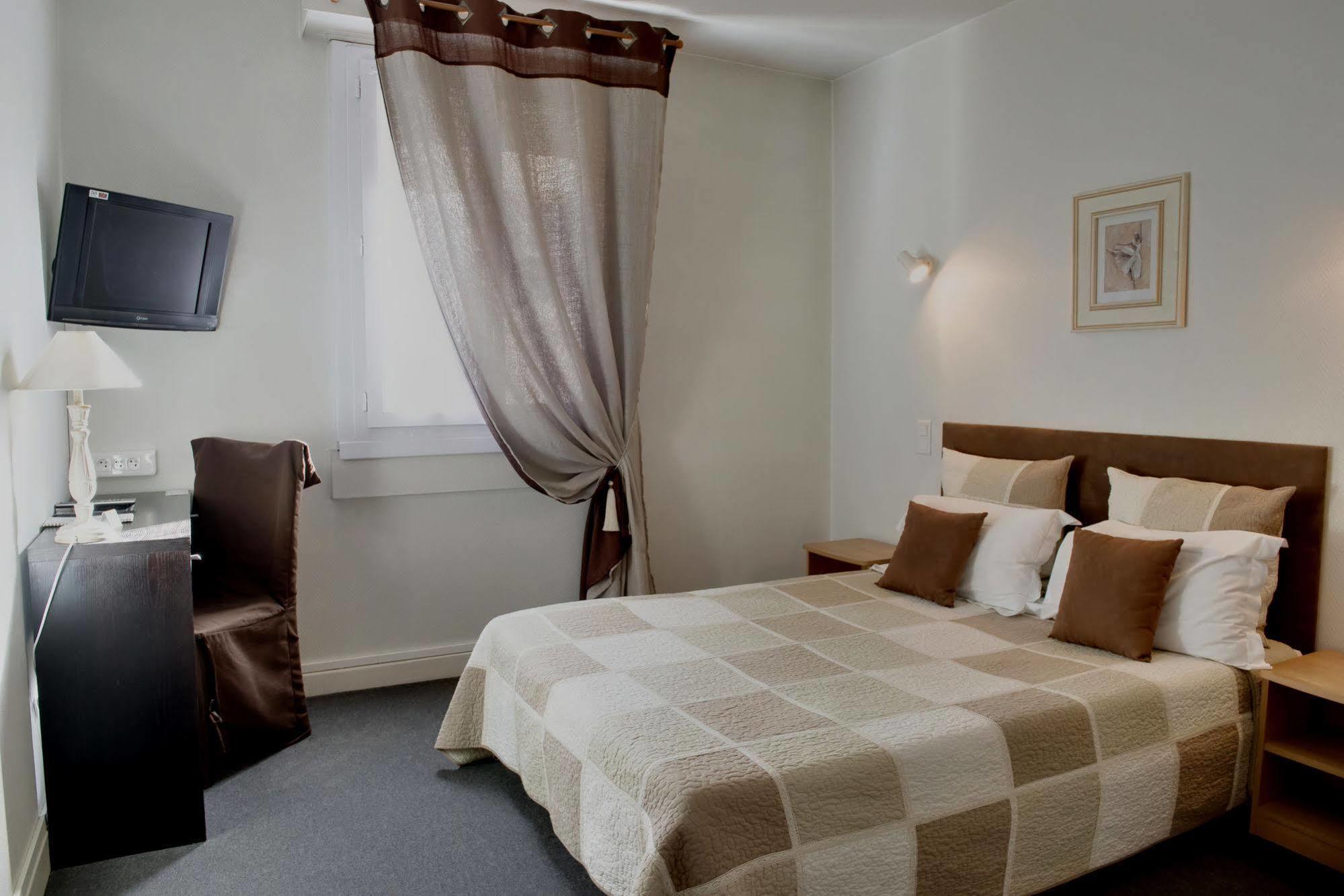 Logis Hotel Orly Alès Екстериор снимка