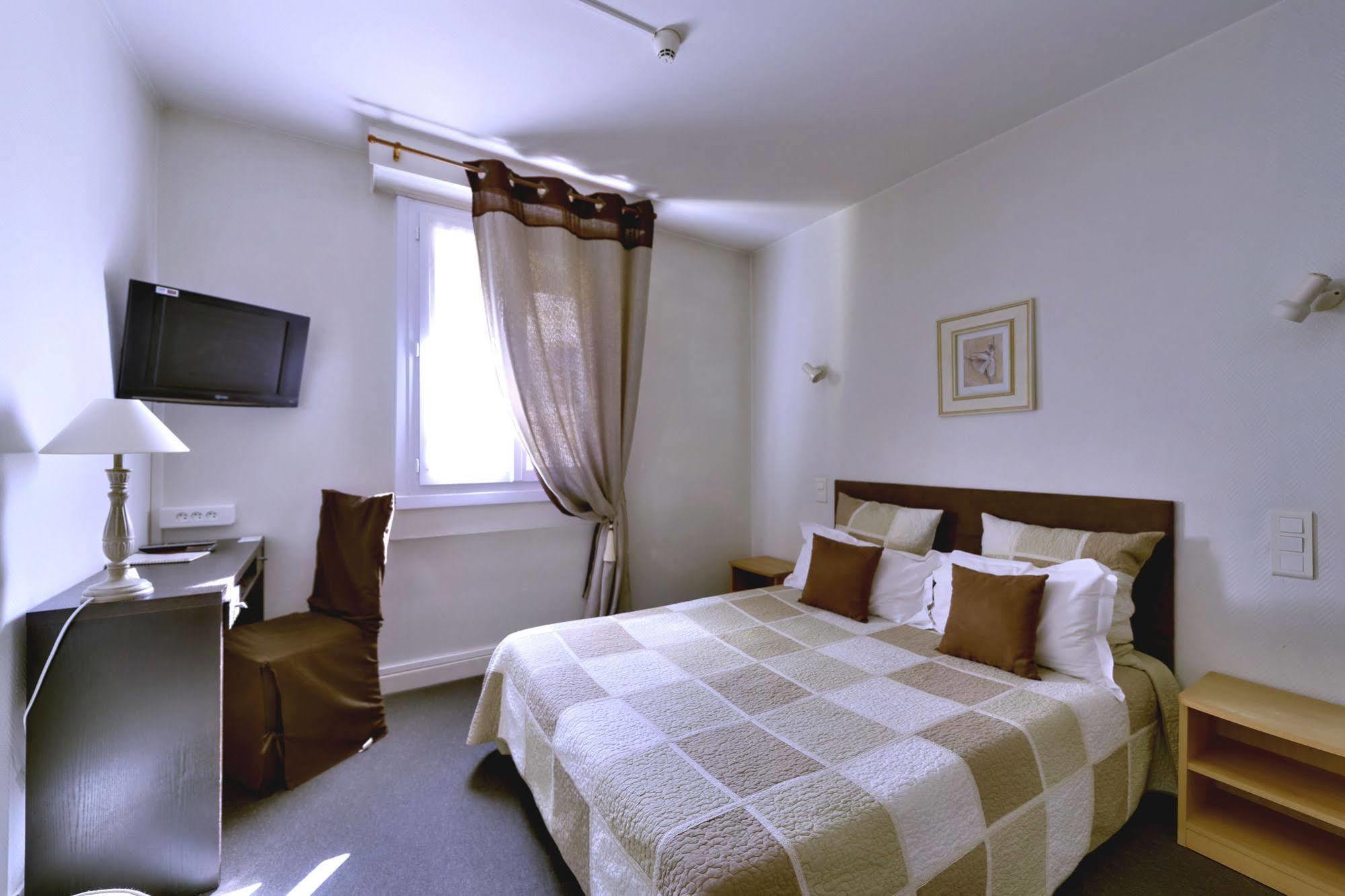 Logis Hotel Orly Alès Екстериор снимка
