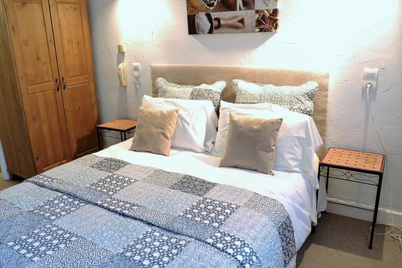 Logis Hotel Orly Alès Екстериор снимка